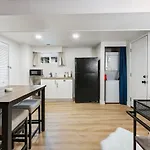 Hawthorne House - Unit B